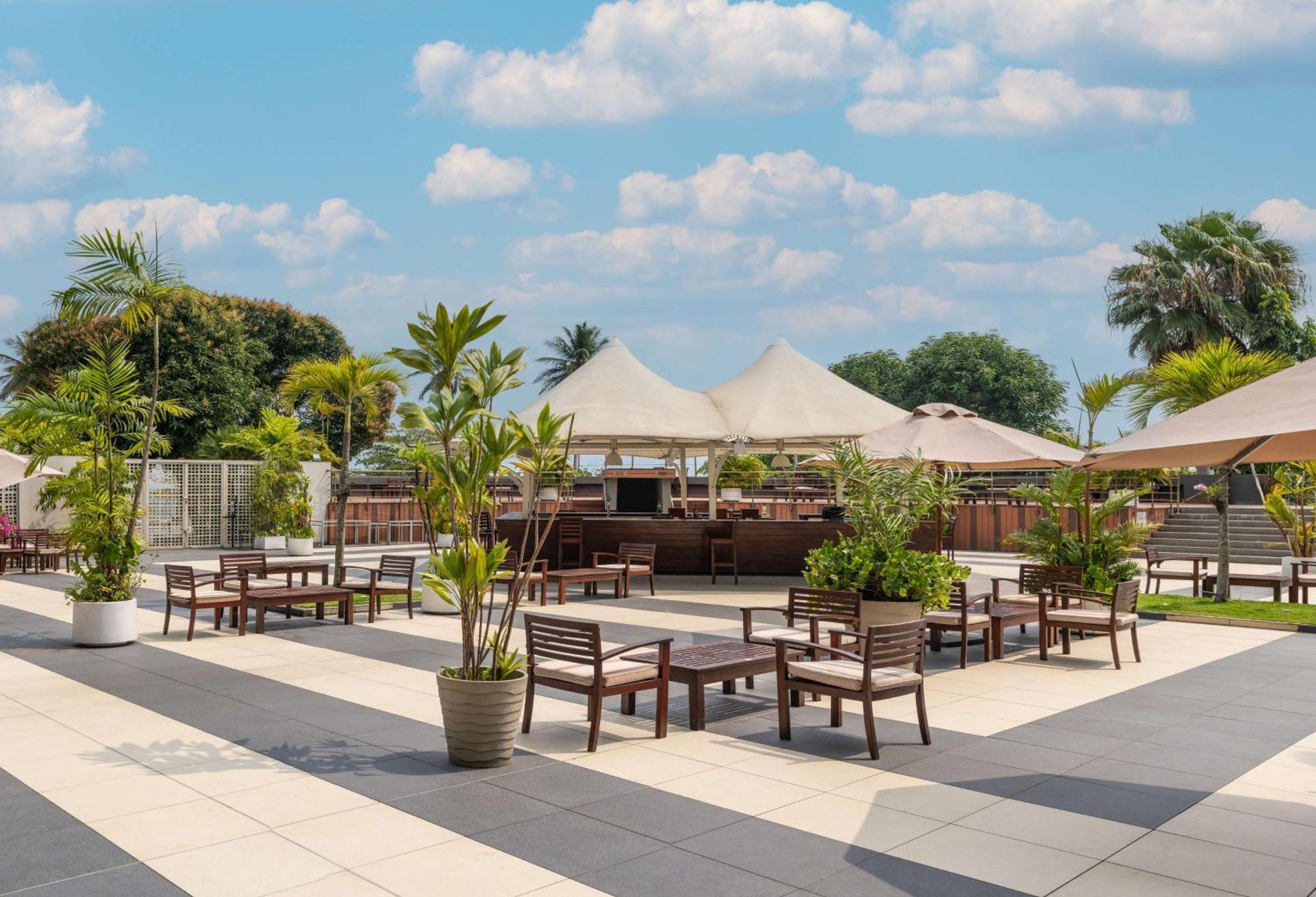 Radisson Blu Okoume Palace Hotel, Libreville Exterior photo