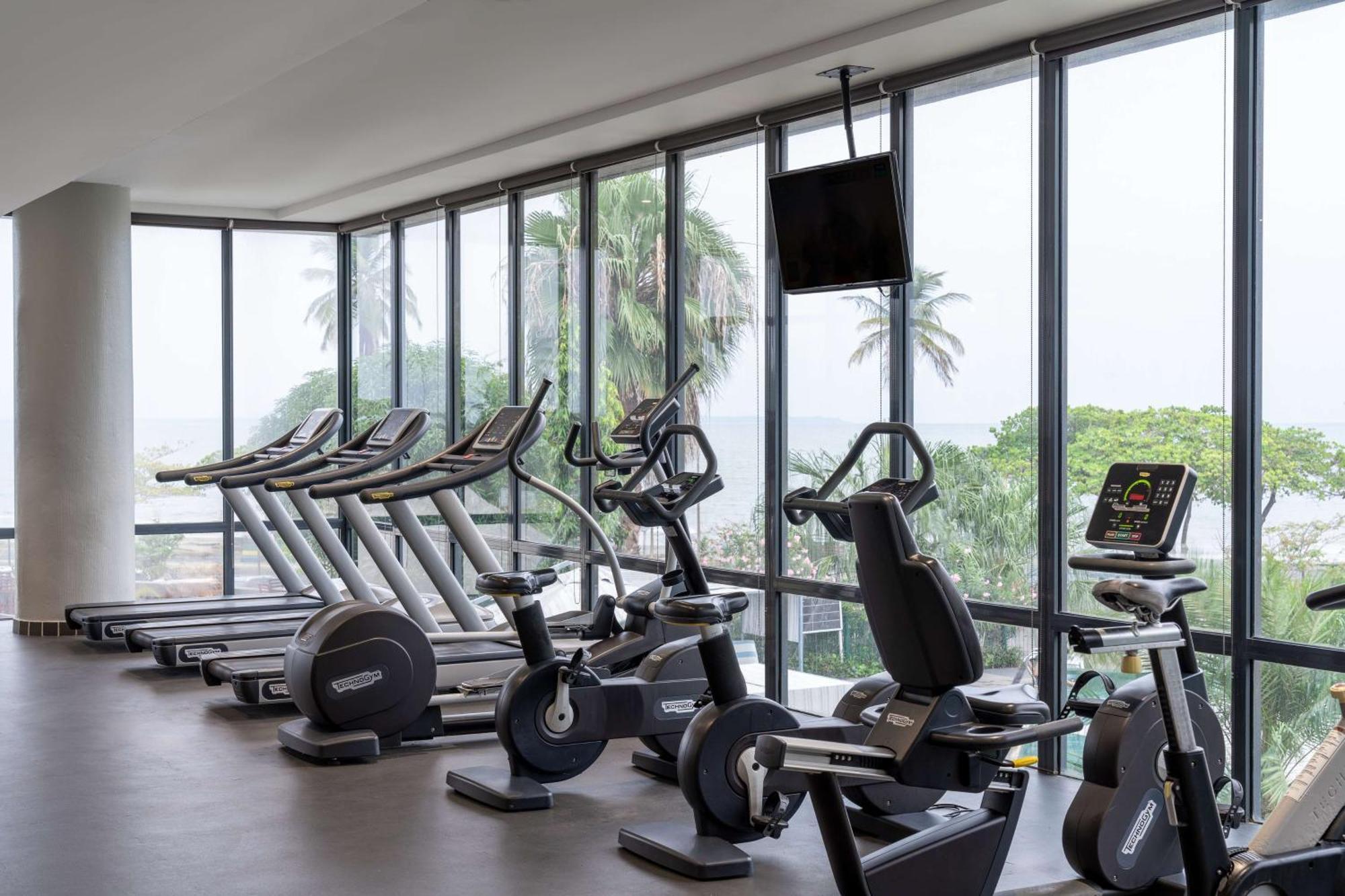 Radisson Blu Okoume Palace Hotel, Libreville Exterior photo