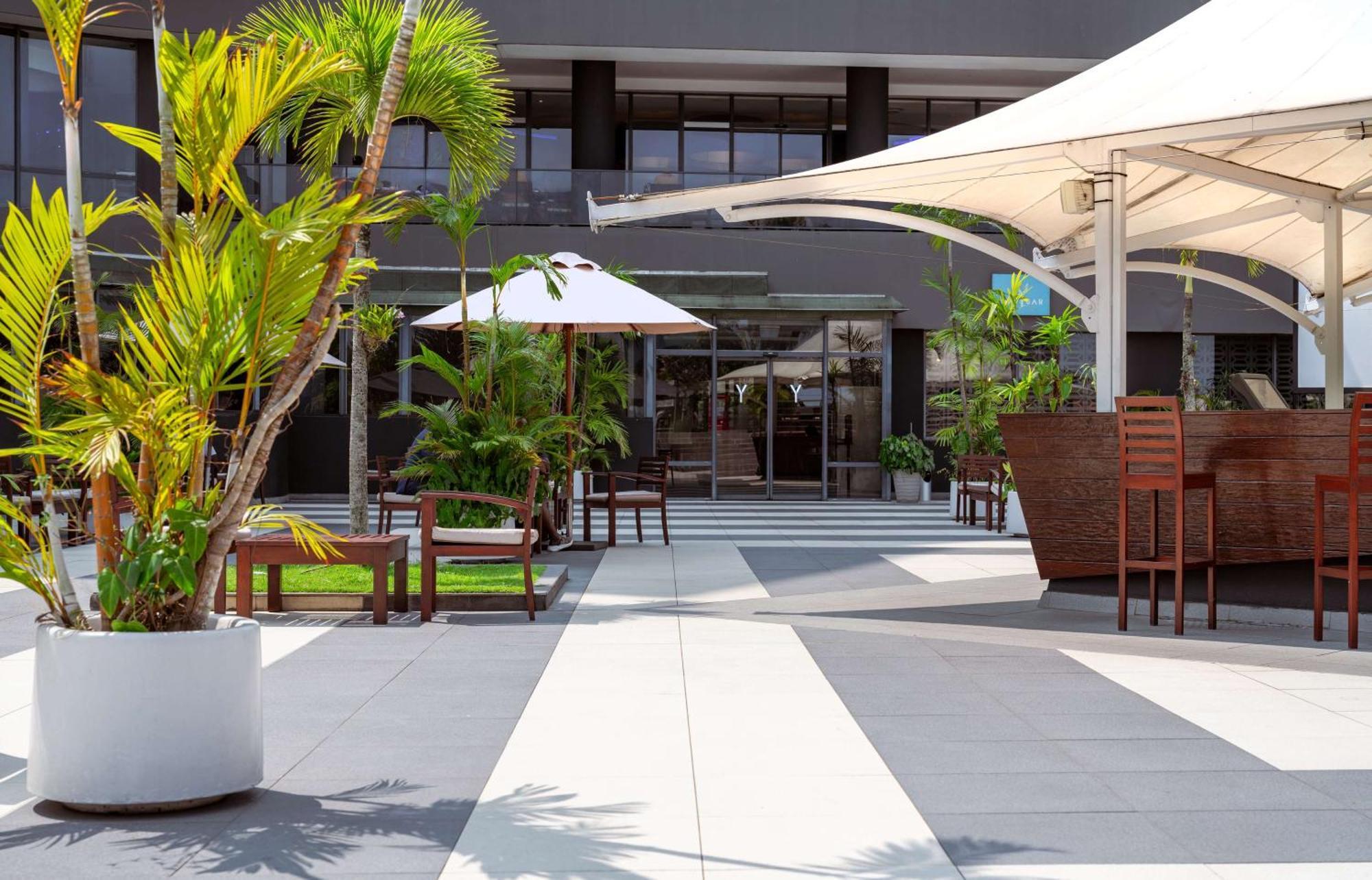 Radisson Blu Okoume Palace Hotel, Libreville Exterior photo